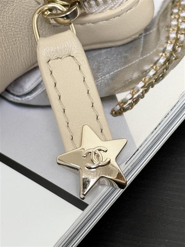 2026127215433588 700